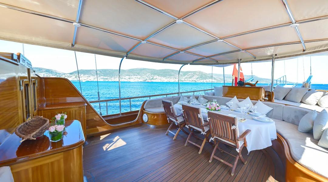 Dine with Stunning Views